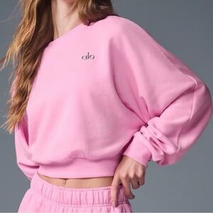 Alo Yoga Cropped Accolade Crewneck EUC in Sweet Pink small